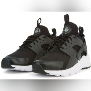 Nike Air Huarache Run Ultra SE GS Size 5Y Sneakers NIB MSRP $94.99